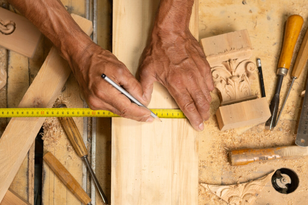 Carpenter in Dubai